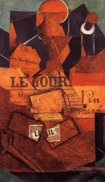 フアン・グリス Painting - タバコ新聞とワインのボトル 1914年 フアン・グリ